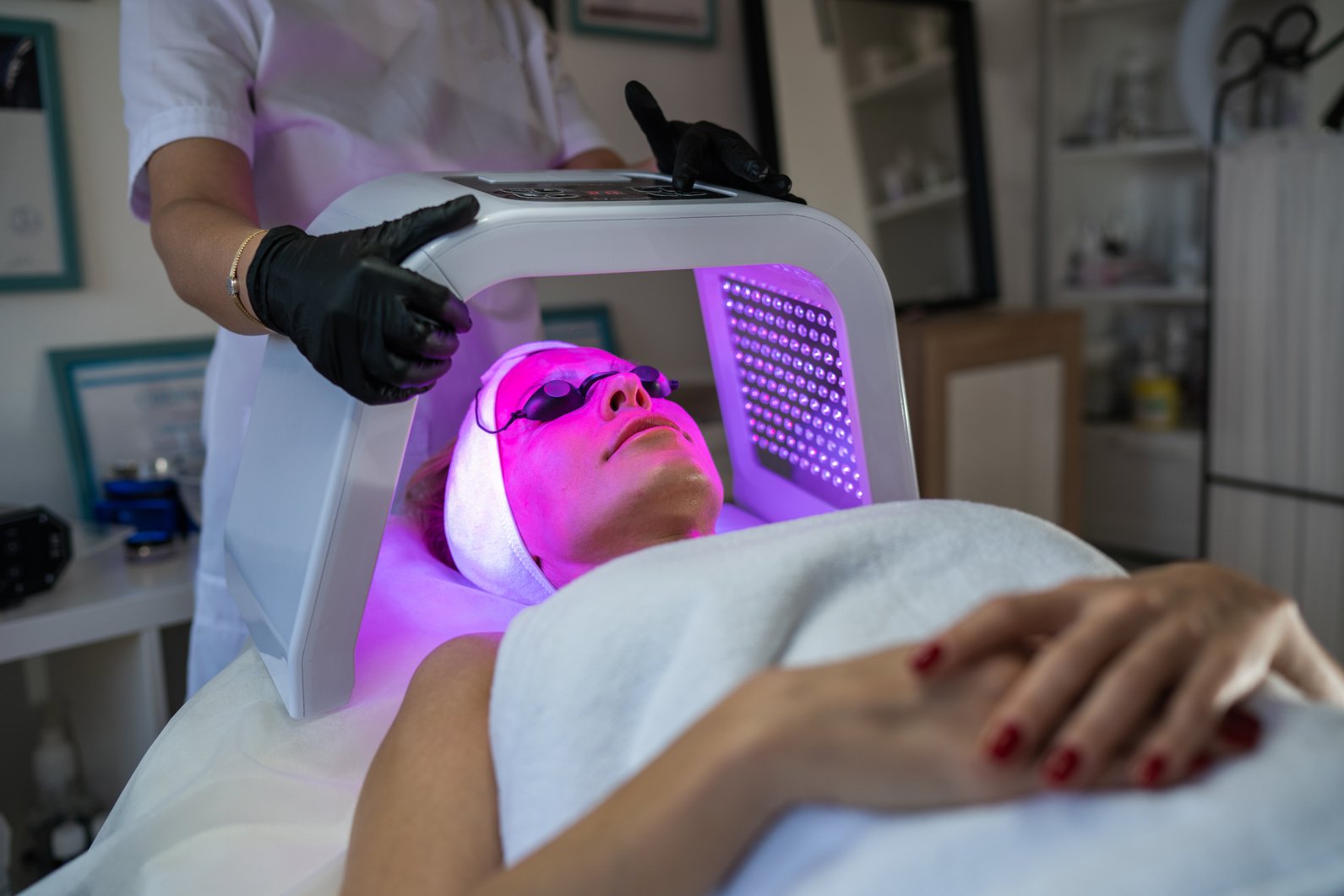 LED light facial